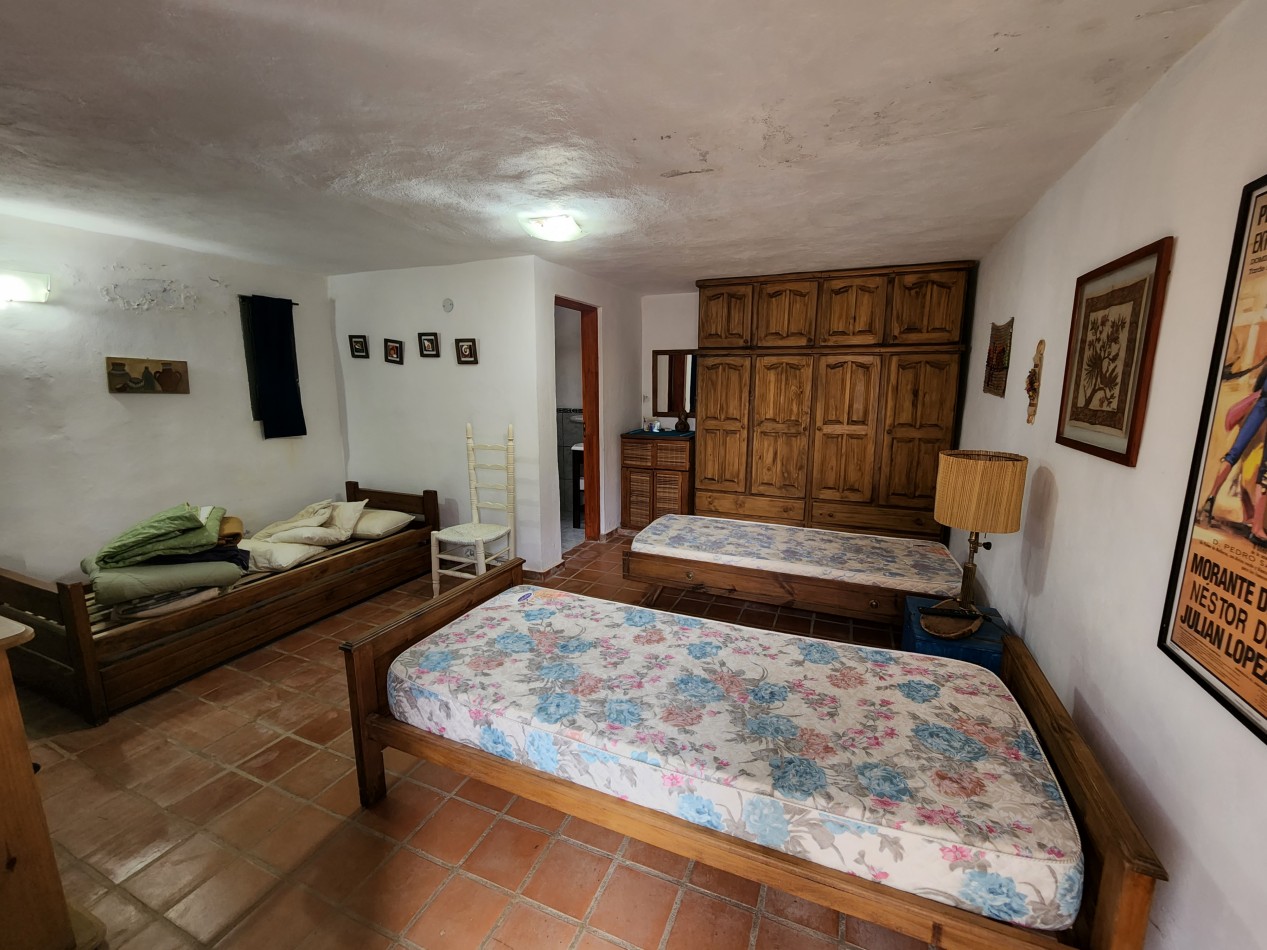 VENTA casa AMOBLADA con parque dos quinchos piscina Departamento independiente Yacanto camino a Los Linderos