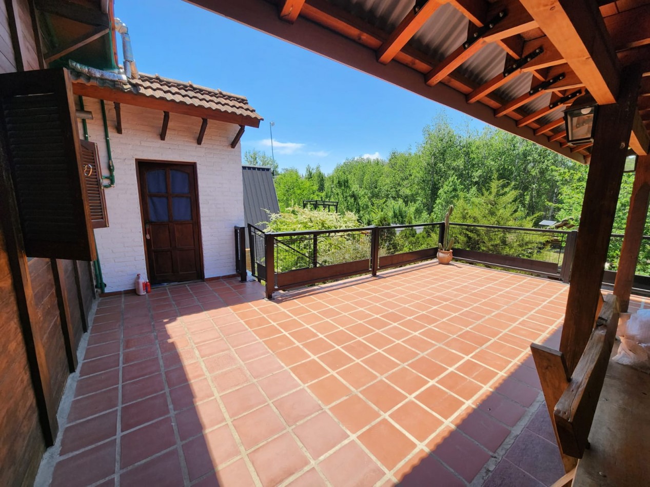 VENTA casa AMOBLADA con parque dos quinchos piscina Departamento independiente Yacanto camino a Los Linderos