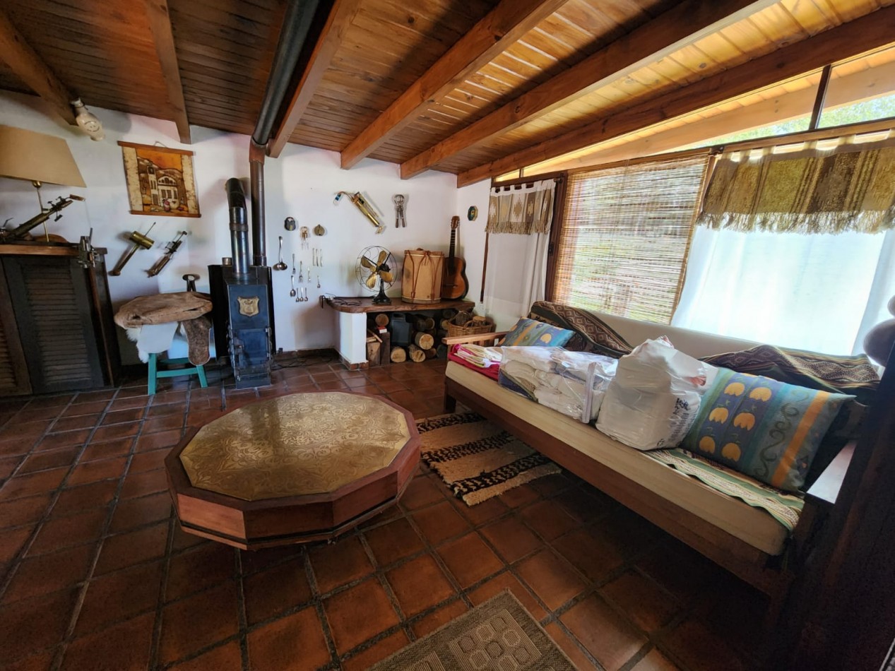 VENTA casa AMOBLADA con parque dos quinchos piscina Departamento independiente Yacanto camino a Los Linderos