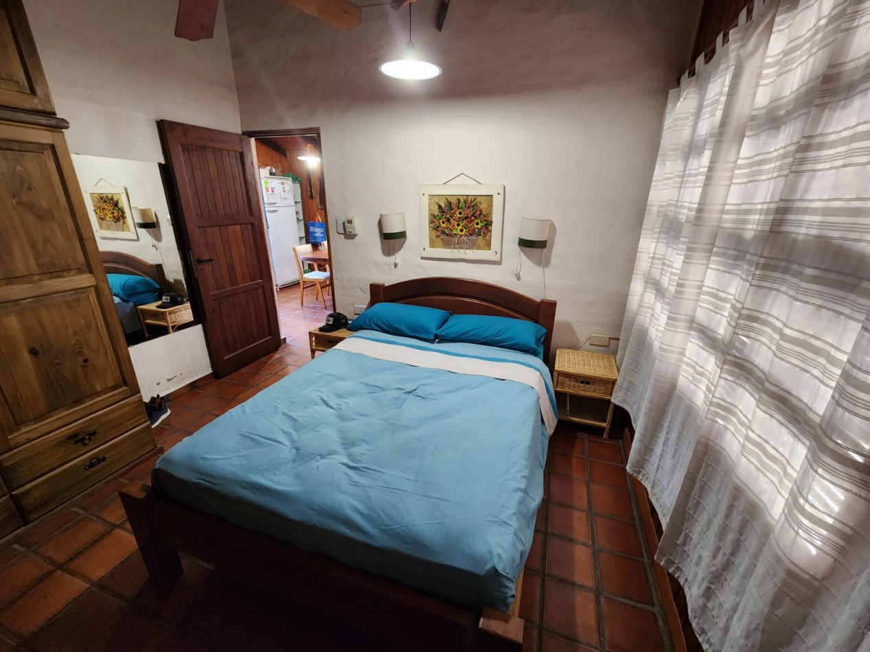 VENTA casa AMOBLADA con parque dos quinchos piscina Departamento independiente Yacanto camino a Los Linderos