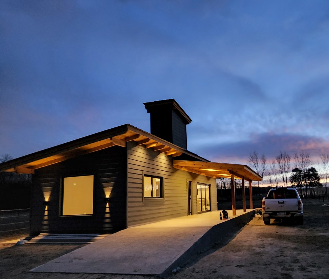 Casa a estrenar imponente vista a sierras muy proximo a perilago