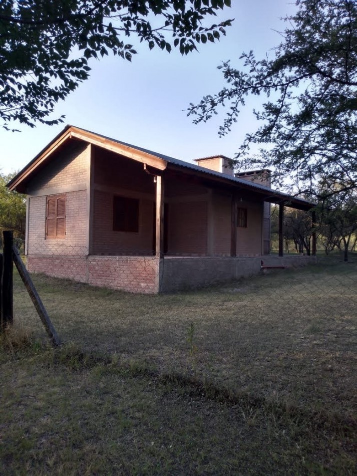 CASA A METROS RIO SANTA ROSA 2 DORMITORIOS AMPLIO PARQUE