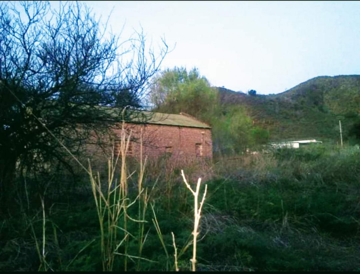 LOTE ESQUINA DE 1400M2 MAS GALPON PROXIMO A RUTA 5 VISTA A SIERRAS ACEPTA PERMUTA