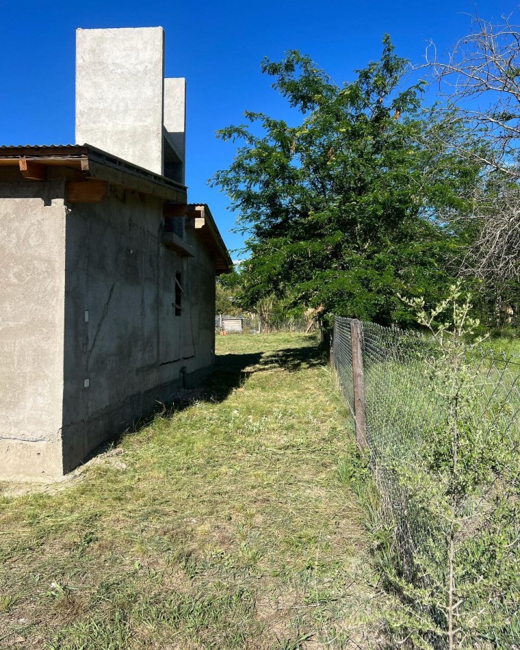 VENTA casa a terminar Santa Monica amplio parque 2 dormitorios Calamuchita ACEPTA VEHICULO
