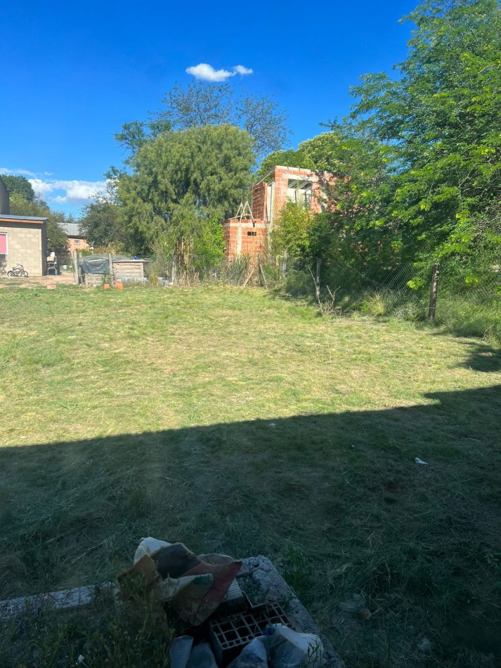 VENTA casa a terminar Santa Monica amplio parque 2 dormitorios Calamuchita ACEPTA VEHICULO