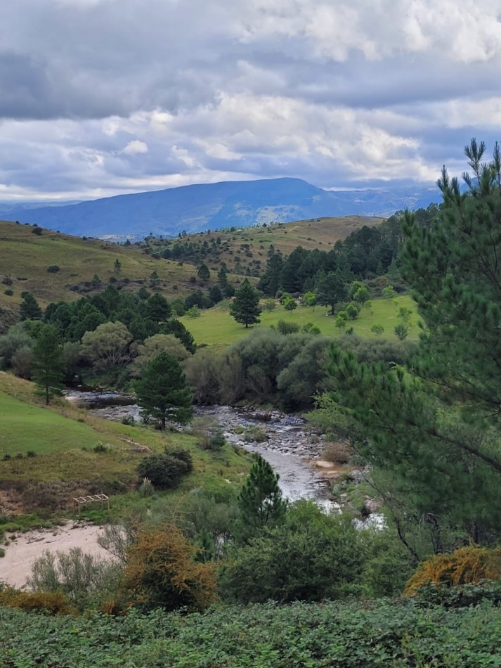 VENTA CAMPO COSTA A RIO SOBRE RUTA ENERGIA ELECTRICA VEGETACION Y VISTAS PANORAMICAS INTIYACO