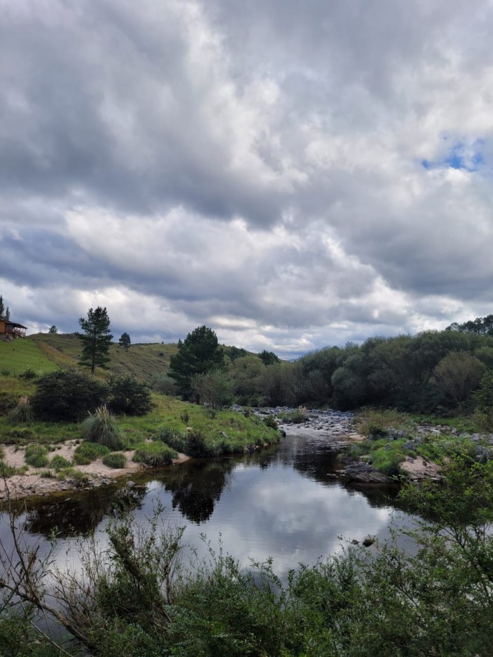 VENTA CAMPO COSTA A RIO SOBRE RUTA ENERGIA ELECTRICA VEGETACION Y VISTAS PANORAMICAS INTIYACO