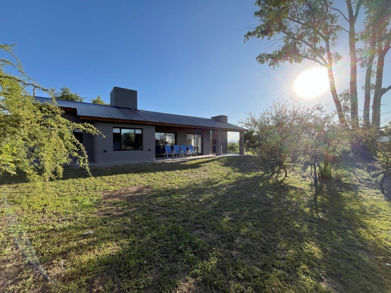 VENTA CASA MODERNA A ESTRENAR 2 DORMITORIOS PARQUE