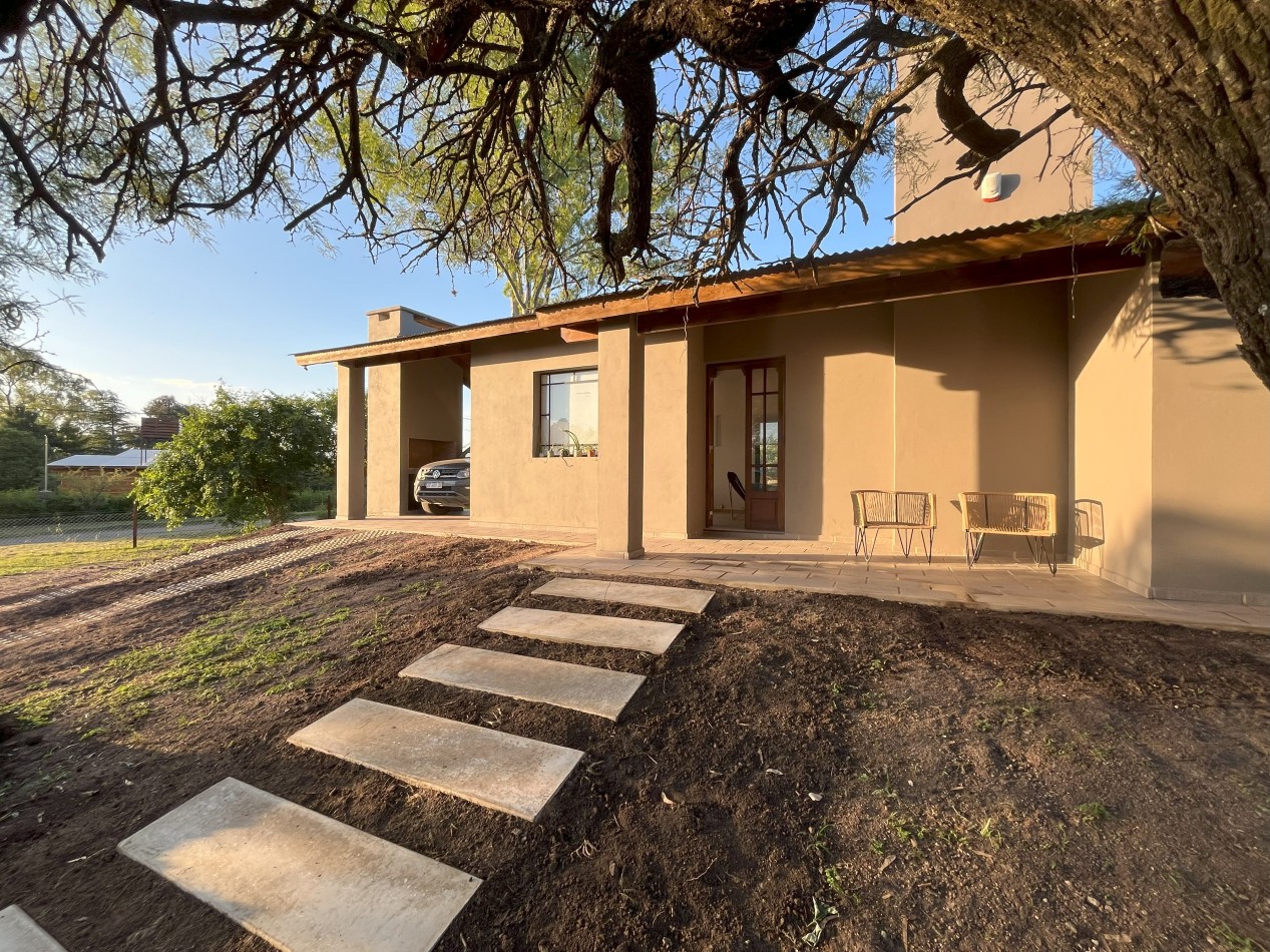 VENTA CASA MODERNA A ESTRENAR 2 DORMITORIOS PARQUE