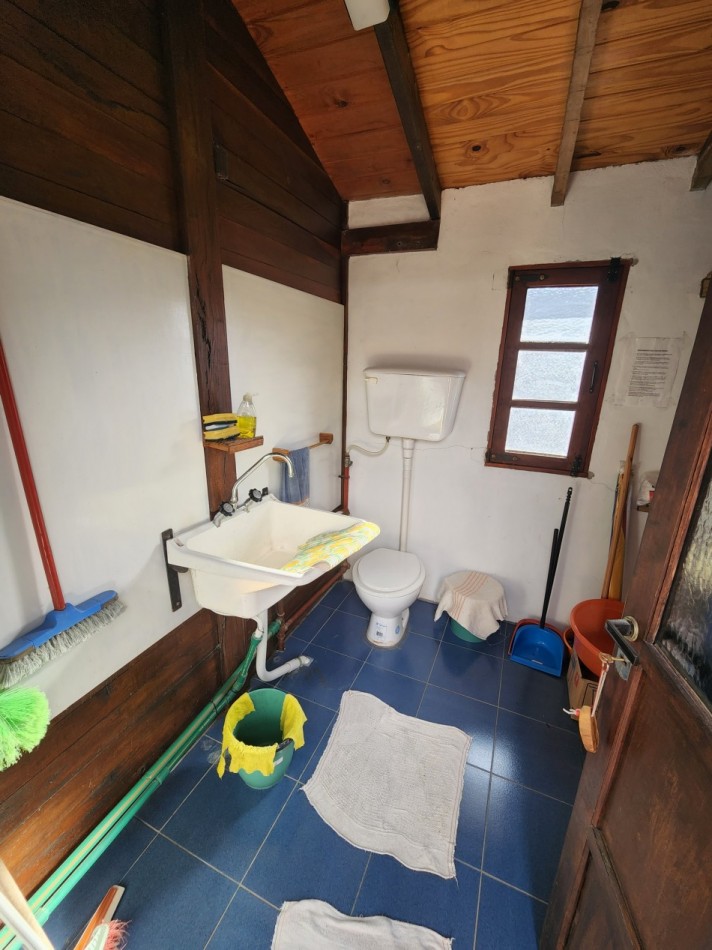 VENTA casa AMOBLADA con parque dos quinchos piscina Departamento independiente Yacanto camino a Los Linderos