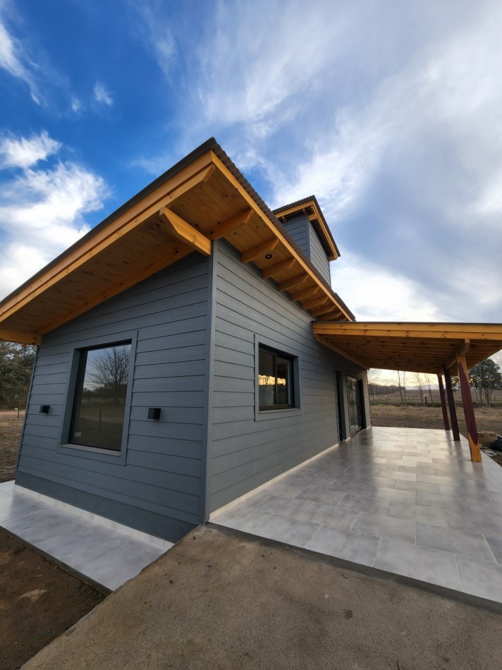 Casa a estrenar imponente vista a sierras muy proximo a perilago