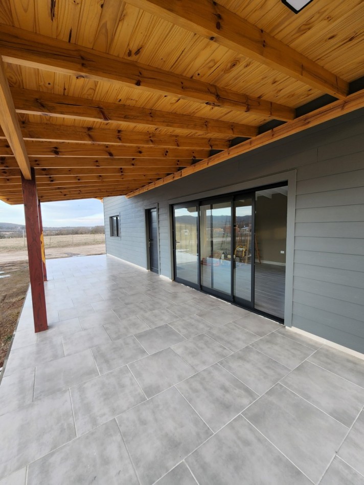 Casa a estrenar imponente vista a sierras muy proximo a perilago