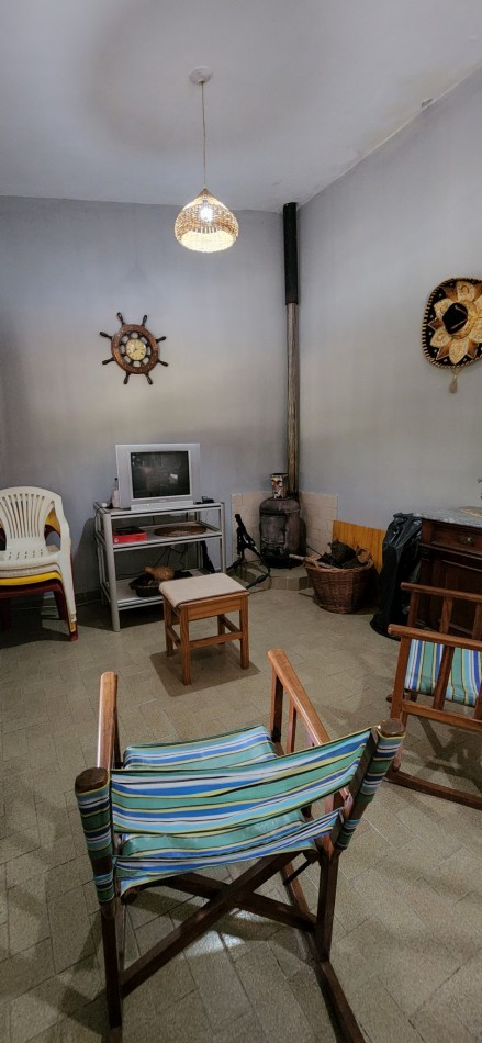 Venta casa 2 dormitorios lote esquina amplio parque