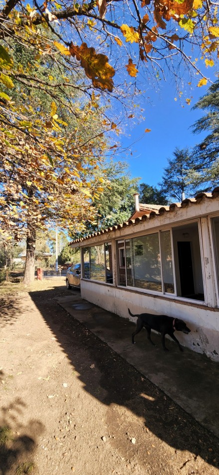 VENTA CASA DOS DORMITORIOS SOBRE CALLE PRINCIPAL LOTE ESQUINA PARQUE EL CORCOVADO