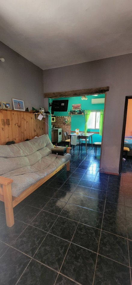 VENTA CASA DOS DORMITORIOS LOTE ESQUINA CON AMPLIO PARQUE