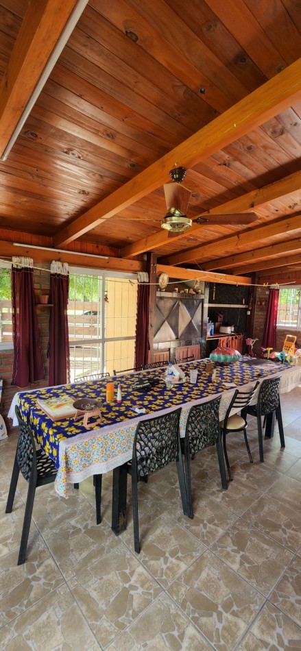 VENTA CASA DOS DORMITORIOS LOTE ESQUINA CON AMPLIO PARQUE