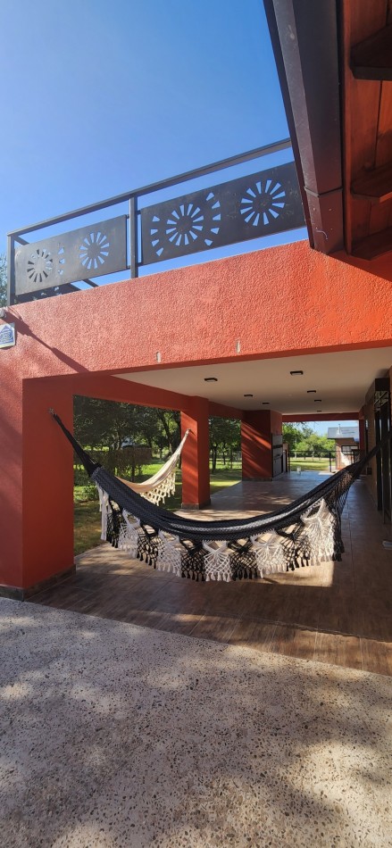 Venta Dos casas piscina amplio parque impomente vista a sierras