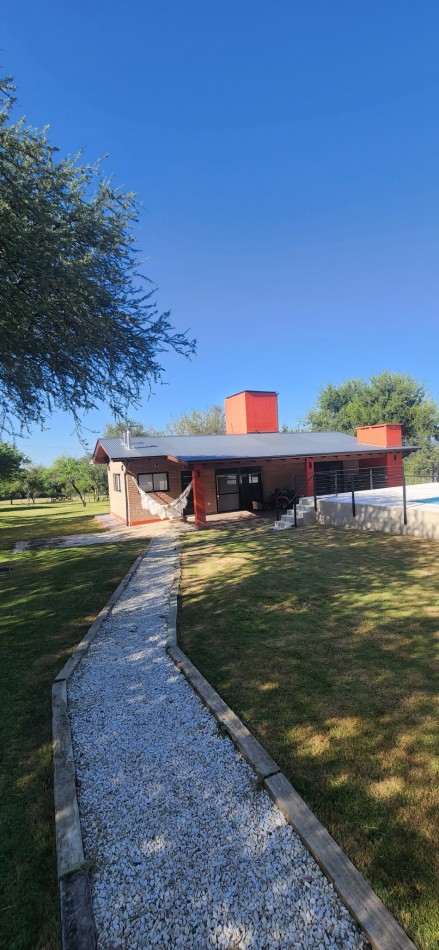 Venta Dos casas piscina amplio parque impomente vista a sierras