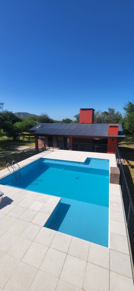 Venta Dos casas piscina amplio parque impomente vista a sierras
