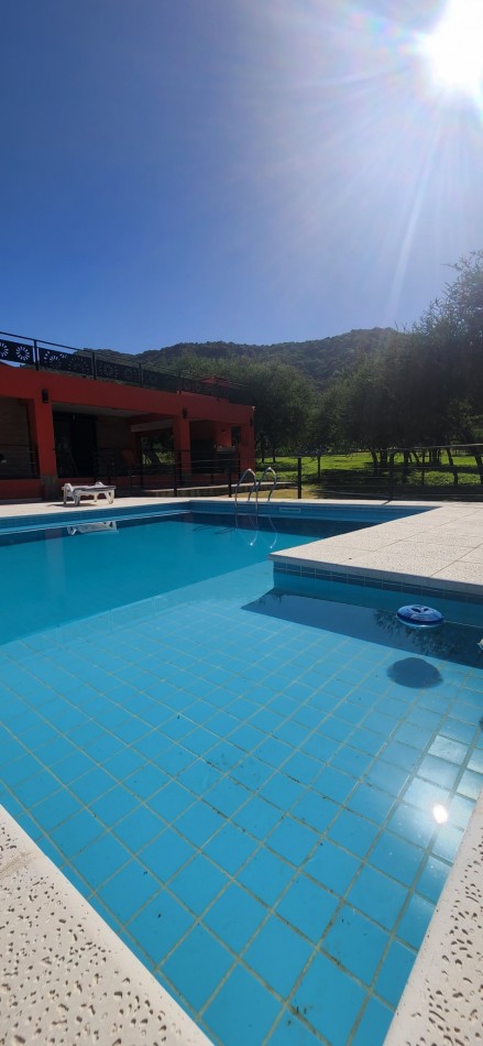 Venta Dos casas piscina amplio parque impomente vista a sierras