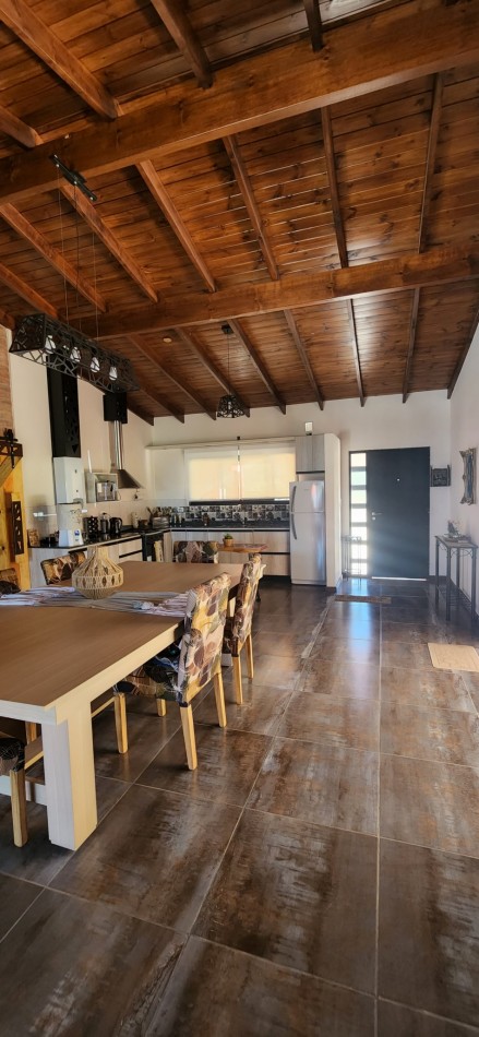 Venta Dos casas piscina amplio parque impomente vista a sierras
