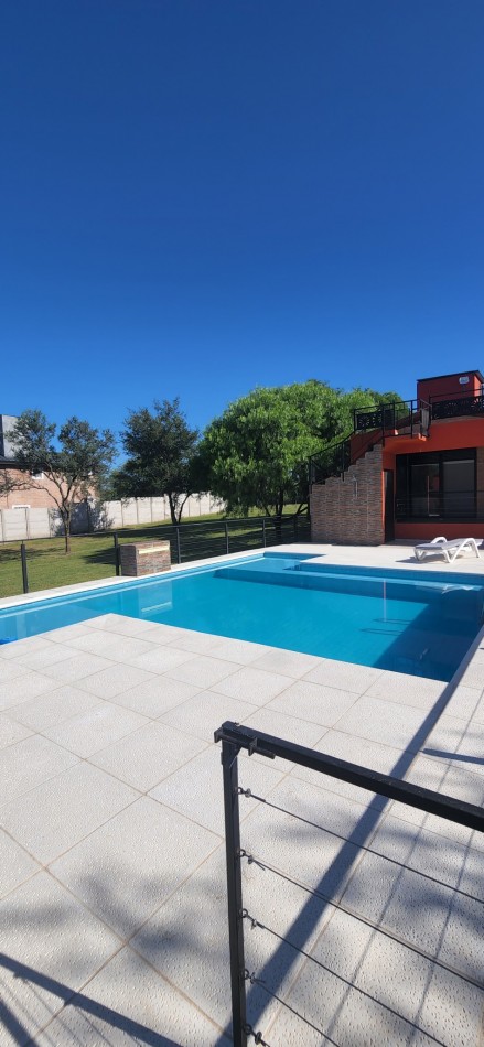 Venta Dos casas piscina amplio parque impomente vista a sierras