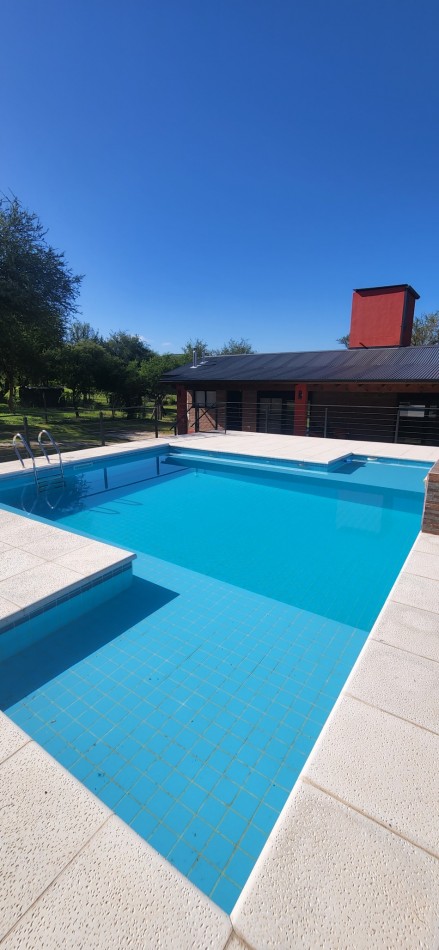 Venta Dos casas piscina amplio parque impomente vista a sierras