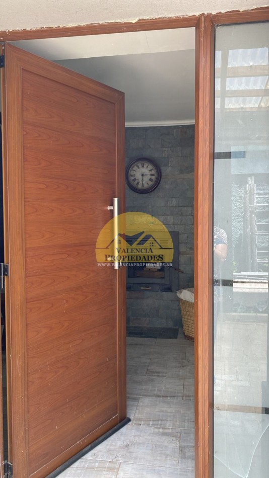 VENTA CASA 2 DORMITORIOS QUINCHO PISCINA CON COSTA A RIO SANTA ROSA CALAMUCHITA