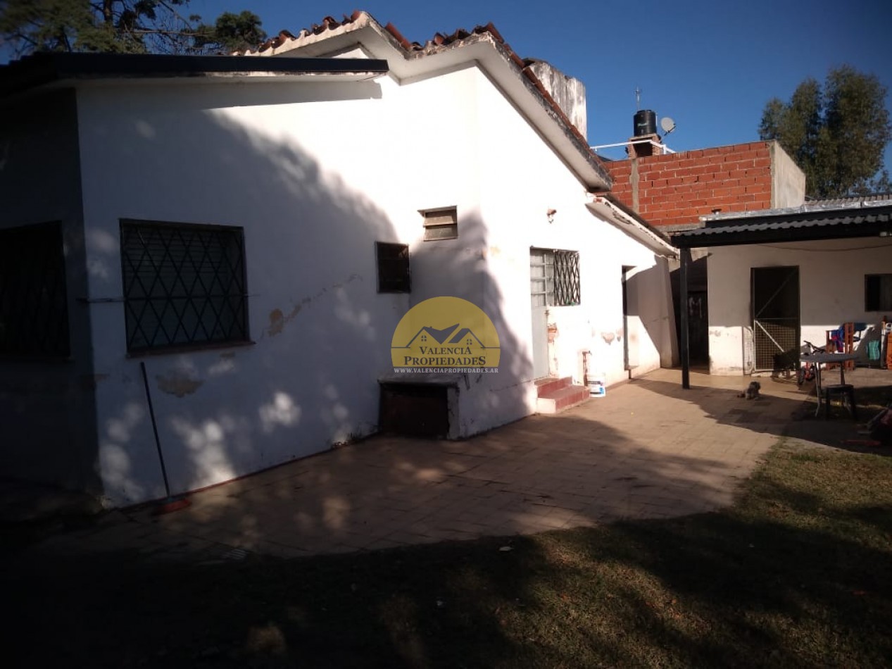 Dos casas independientes sobre la costanera del Rio Santa Rosa en inmejorable ubicacion!