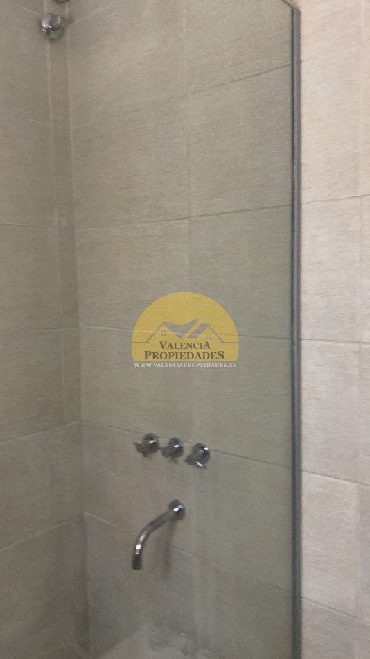 VENTA CASA 2 DORMITORIOS QUINCHO PISCINA CON COSTA A RIO SANTA ROSA CALAMUCHITA
