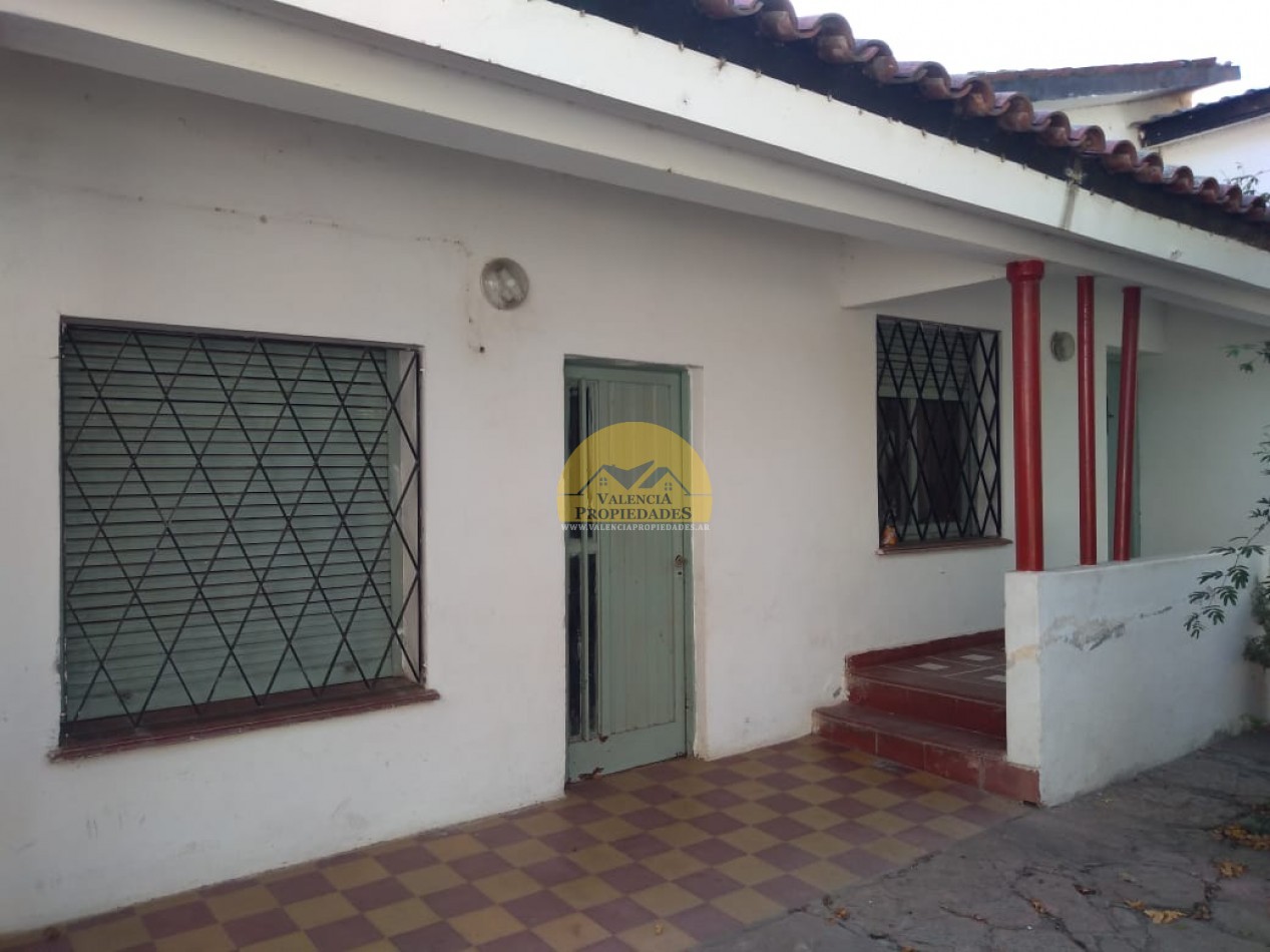 Dos casas independientes sobre la costanera del Rio Santa Rosa en inmejorable ubicacion!
