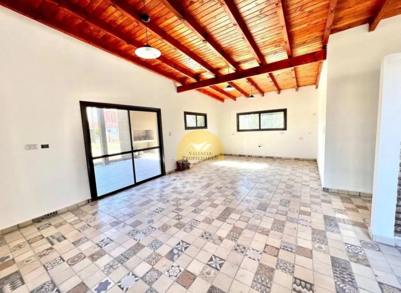 VENTA CASA A ESTRENAR 3 AMBIENTES SOBRE ESQUINA EN AMPLIO LOTE A METROS ARROYO AMBOY