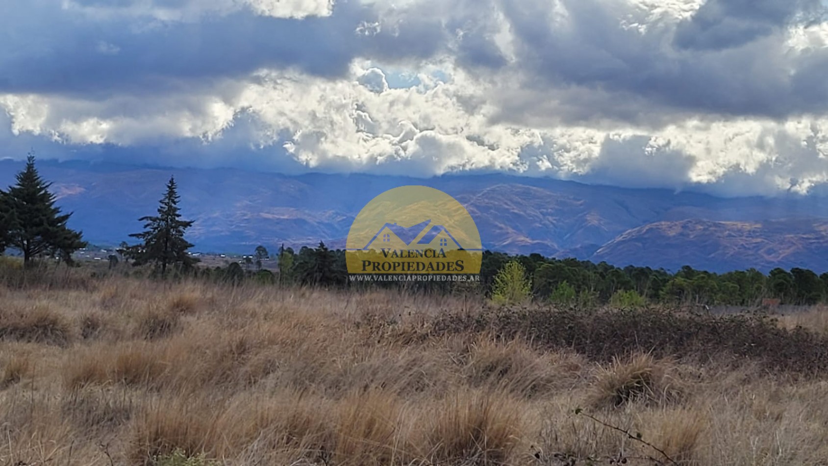 Espectacular Fraccion de 10 has sobre ruta imponente vista a altas cumbres!