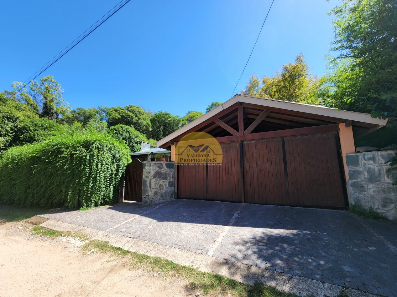 Hermosa casa en Villa Gral Belgrano zona residencial 5 ambientes