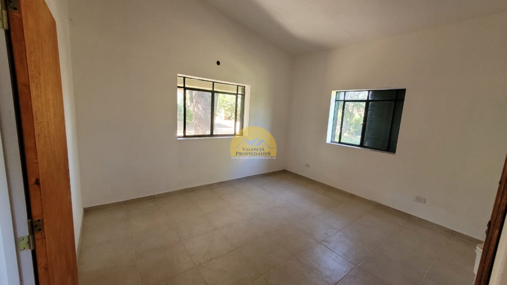 CASA RECICLADA A NUEVO 2 AMBIENTES VILLA RUMIPAL