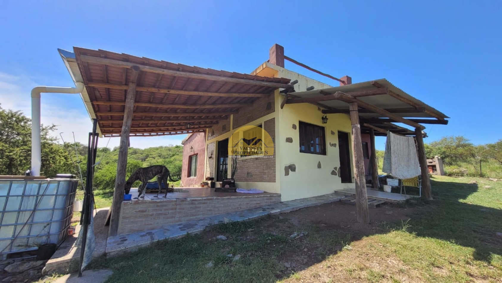 VENTA CASA DE CAMPO EN LOTE DE 6000 METROS HERMOSA VISTA Y ENTORNO SANTA MONICA SANTA ROSA DE CALAMUCHITA