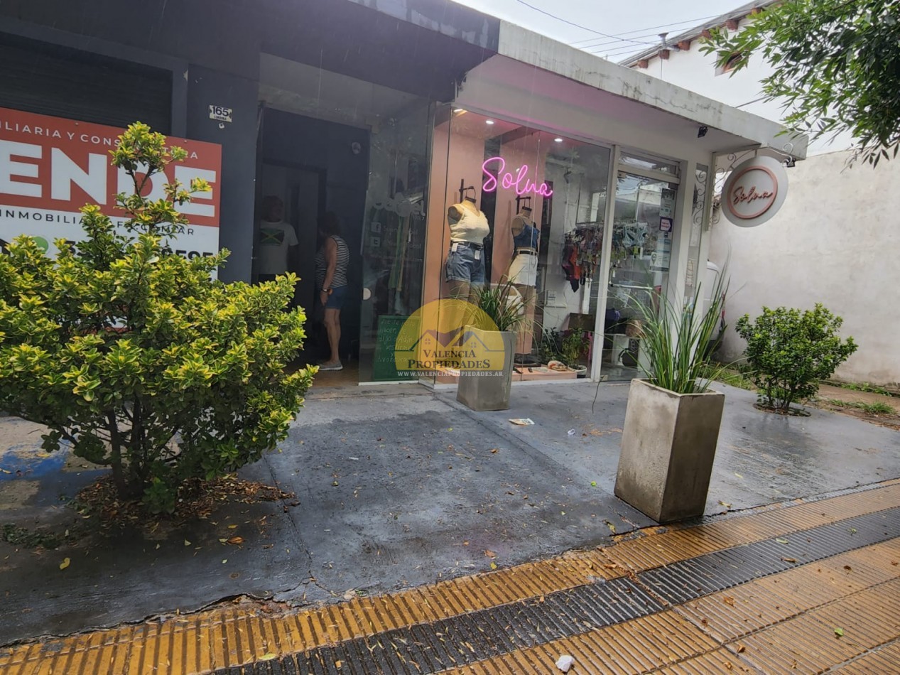 PH CON PARQUE Y PARRILLA MAS DOS LOCALES COMERCIALES SOBRE CALLE CENTRO COMERICAL SANTA ROSA DE CALAMUCHITA