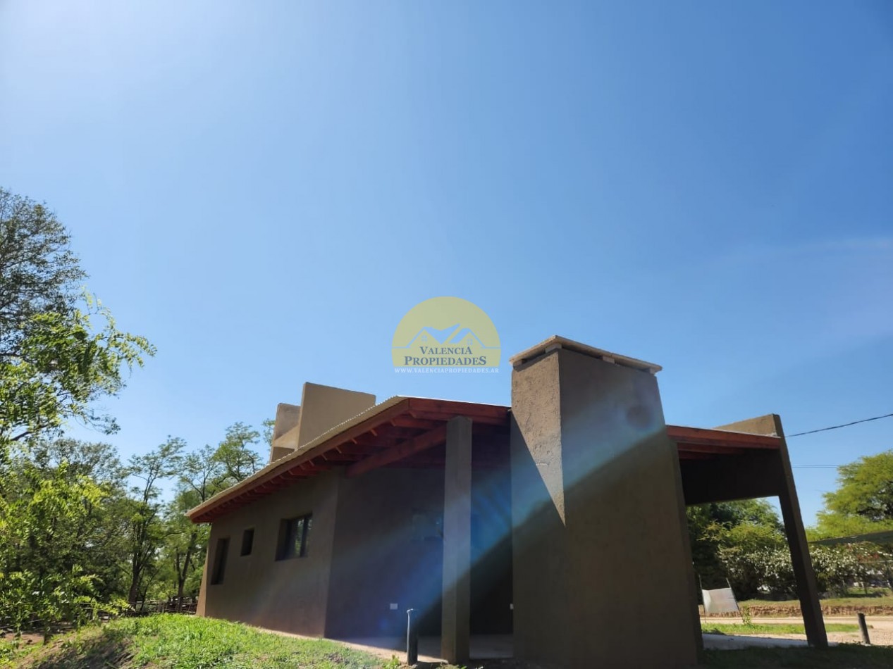 VENTA CASA A ESTRENAR 3 AMBIENTES SOBRE ESQUINA EN AMPLIO LOTE A METROS ARROYO AMBOY