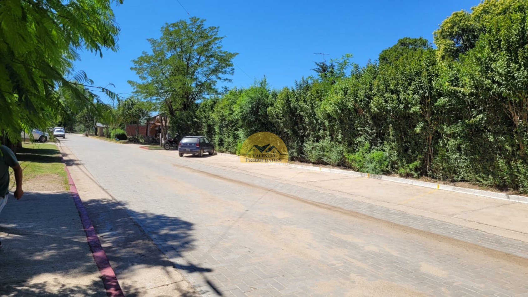 UNICO EN LA ZONA ESQUINA CENTRICA DEL PUEBLO FRENTE A MUNICIPALIDAD Y SUM