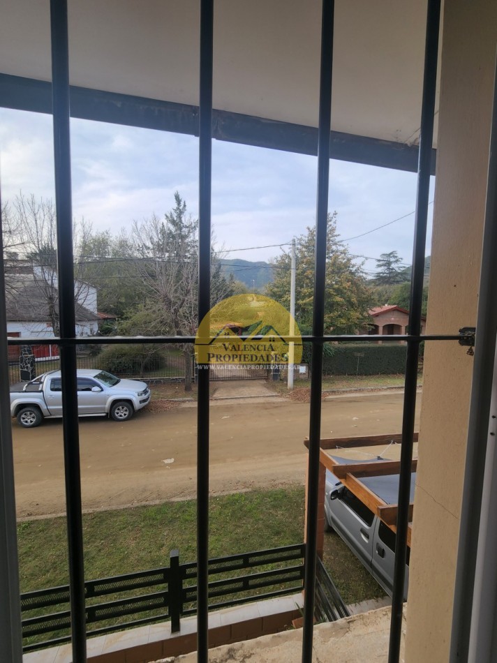 Venta casa 2 dormitorios con garage parque y piscina a metros rio Santa Rosa Calamuchita