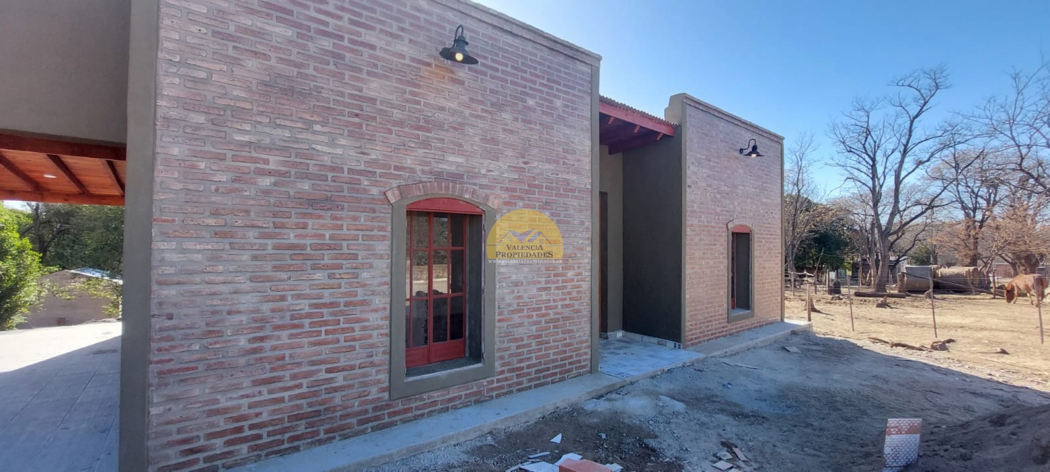 VENTA CASA A ESTRENAR 3 AMBIENTES SOBRE ESQUINA EN AMPLIO LOTE A METROS ARROYO AMBOY