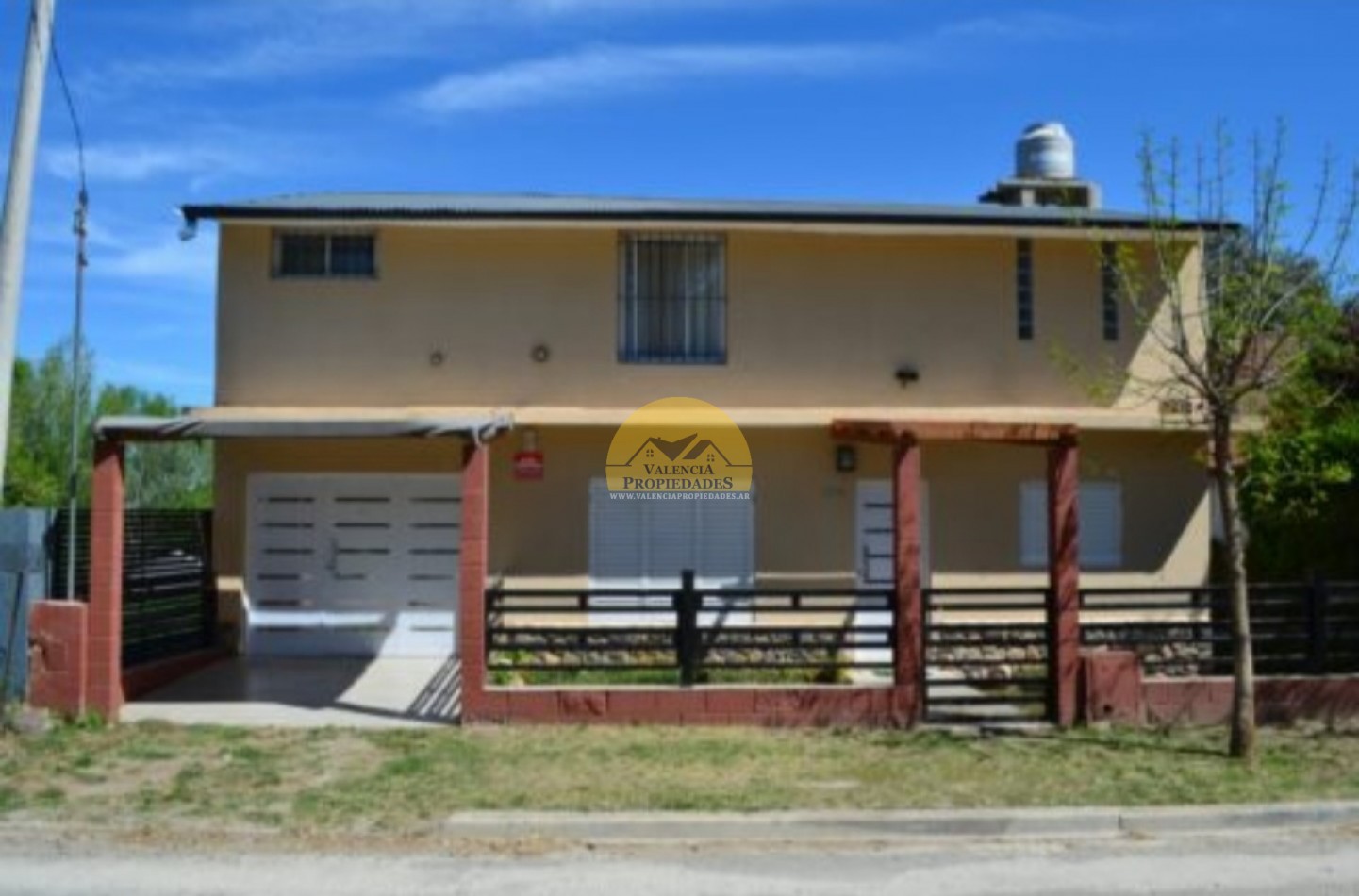 Venta casa 2 dormitorios con garage parque y piscina a metros rio Santa Rosa Calamuchita