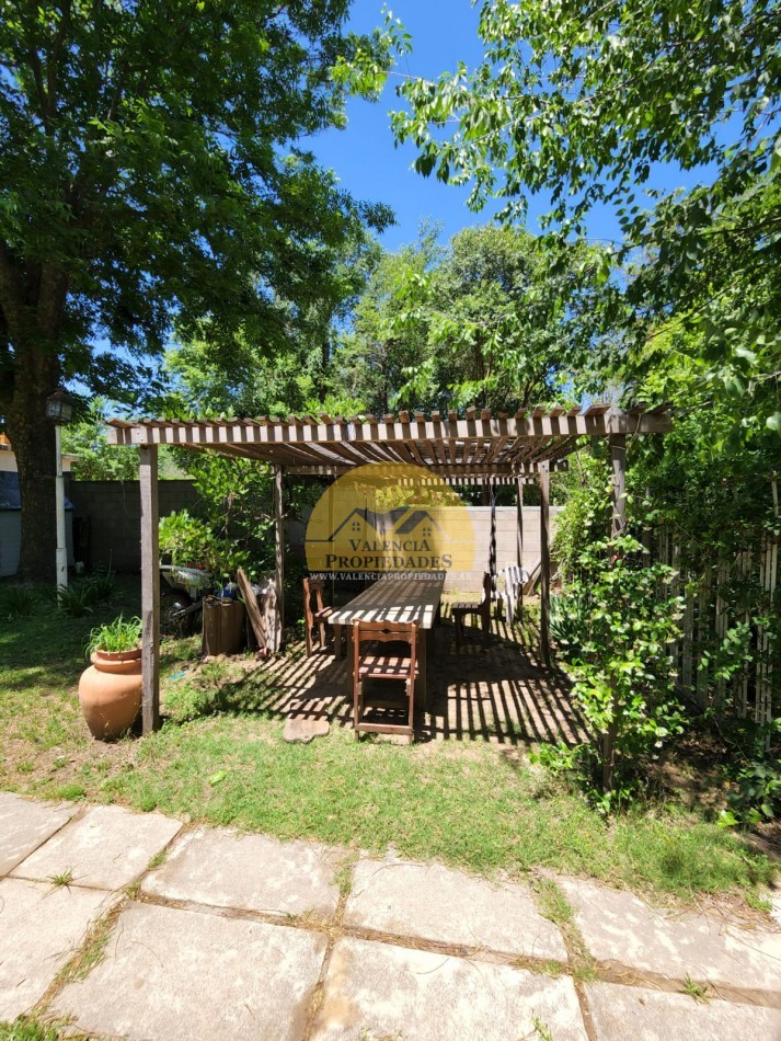 VENTA CASA 2 DORMITORIOS QUINCHO PISCINA CON COSTA A RIO SANTA ROSA CALAMUCHITA