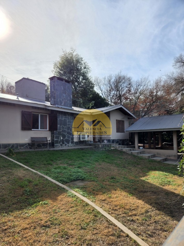 Hermosa casa en Villa Gral Belgrano zona residencial 5 ambientes