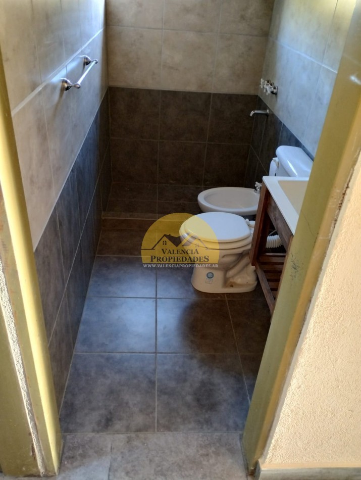 VENTA FRACCION DE CAMPO 5 HECTAREAS ATRAVESADAS POR ARROYO APTO VIÑEDO CON CASA A ESTRENAR 1 DORMITORIO EL DURAZNO CALAMUCHITA
