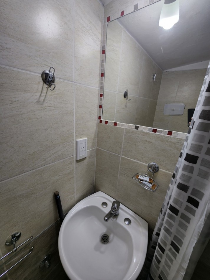 VENTA COMPLEJO DE DEPARTAMENTOS CON AMPLIO PARQUE Y ASADORES A METROS DEL RIO EN SANTA ROSA DE CALAMUCHITA