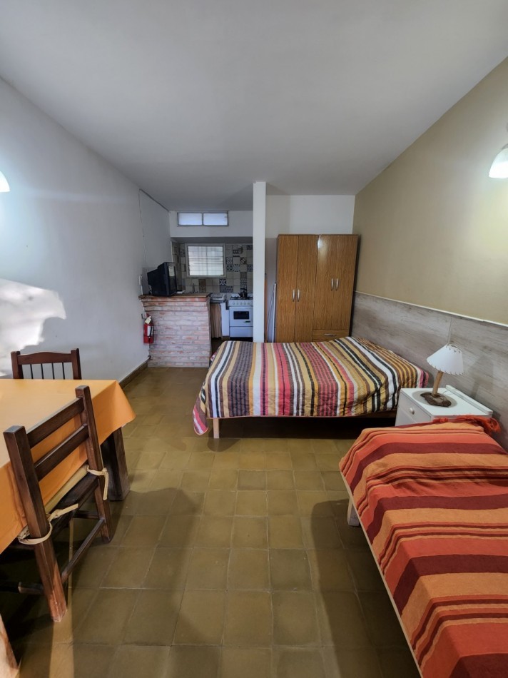 VENTA COMPLEJO DE DEPARTAMENTOS CON AMPLIO PARQUE Y ASADORES A METROS DEL RIO EN SANTA ROSA DE CALAMUCHITA