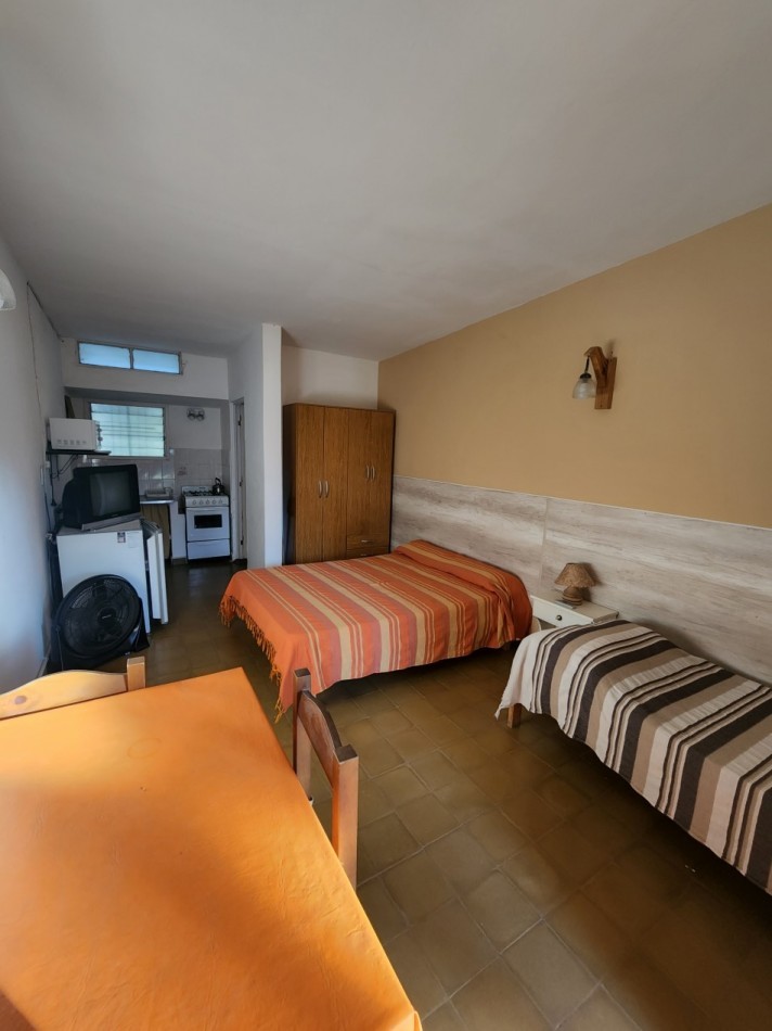 VENTA COMPLEJO DE DEPARTAMENTOS CON AMPLIO PARQUE Y ASADORES A METROS DEL RIO EN SANTA ROSA DE CALAMUCHITA