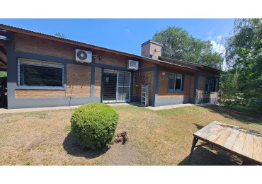 venta casa  4 ambientes 1 suite amplio parque Santa Rosa de Calamuchita