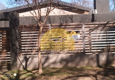 VENTA CASA 2 DORMITORIOS QUINCHO PISCINA CON COSTA A RIO SANTA ROSA CALAMUCHITA